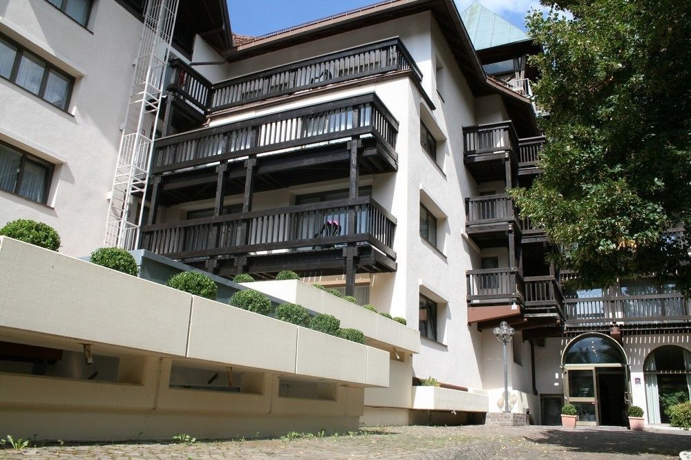 Parkhotel Luise 바트헤른알브 외부 사진